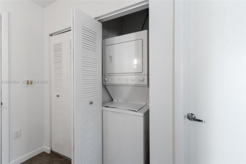 Copropriété à vendre à Miami, Floride: 1 chambre, 88.26 m2 № 2153718 - photo 9