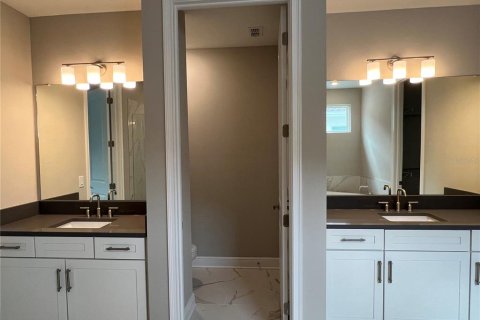 Casa en venta en Tampa, Florida, 4 dormitorios, 279.08 m2 № 1535626 - foto 10