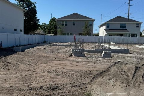 House in Tampa, Florida 4 bedrooms, 279.08 sq.m. № 1535626 - photo 3