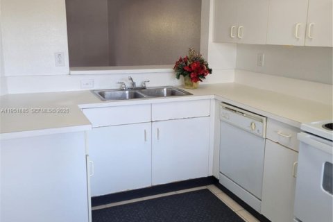 Condominio en venta en Miami, Florida, 3 dormitorios, 106.84 m2 № 2006079 - foto 3