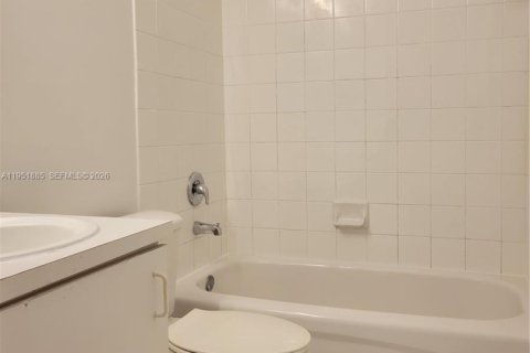 Condominio en venta en Miami, Florida, 3 dormitorios, 106.84 m2 № 2006079 - foto 8