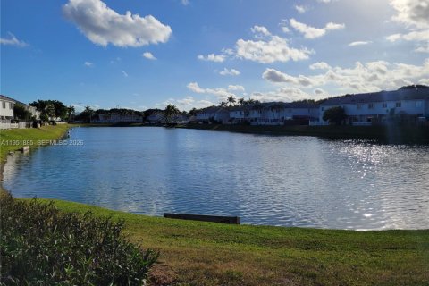 Condominio en venta en Miami, Florida, 3 dormitorios, 106.84 m2 № 2006079 - foto 13