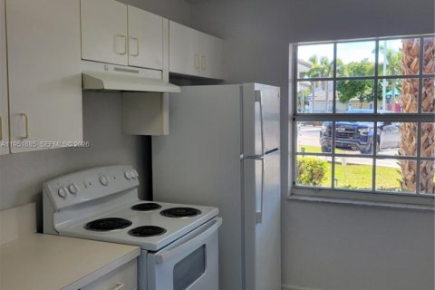 Condominio en venta en Miami, Florida, 3 dormitorios, 106.84 m2 № 2006079 - foto 10