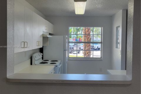 Condominio en venta en Miami, Florida, 3 dormitorios, 106.84 m2 № 2006079 - foto 5