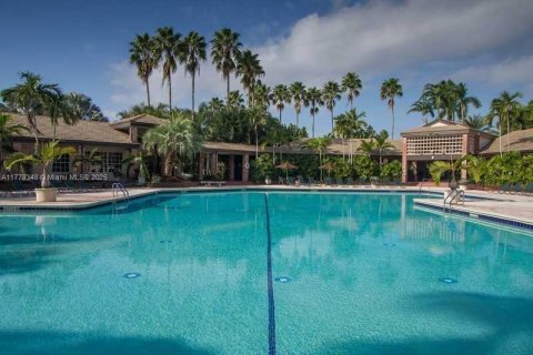 House in Cooper City, Florida 4 bedrooms, 207.82 sq.m. № 1741498 - photo 9