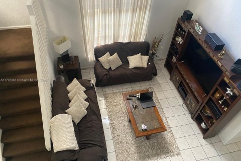 House in Cooper City, Florida 4 bedrooms, 207.82 sq.m. № 1741498 - photo 3