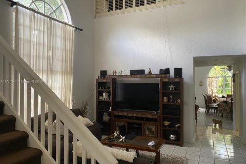 House in Cooper City, Florida 4 bedrooms, 207.82 sq.m. № 1741498 - photo 6