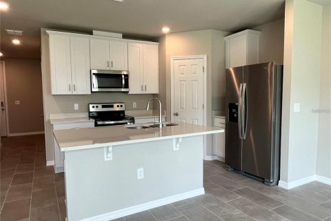Townhouse in Davenport, Florida 3 bedrooms, 141.68 sq.m. № 1879881 - photo 3
