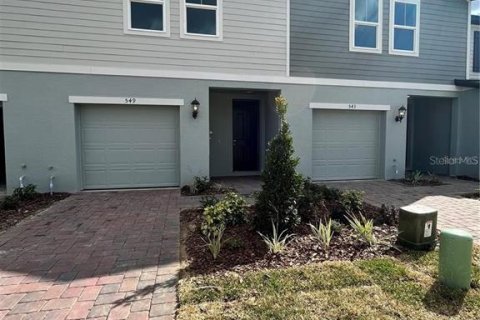 Townhouse in Davenport, Florida 3 bedrooms, 141.68 sq.m. № 1879881 - photo 1