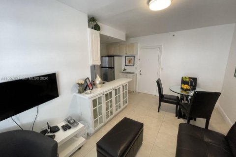 Condo in Miami Beach, Florida, 1 bedroom  № 2060890 - photo 4