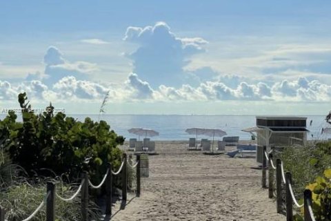 Condo in Miami Beach, Florida, 1 bedroom  № 2060890