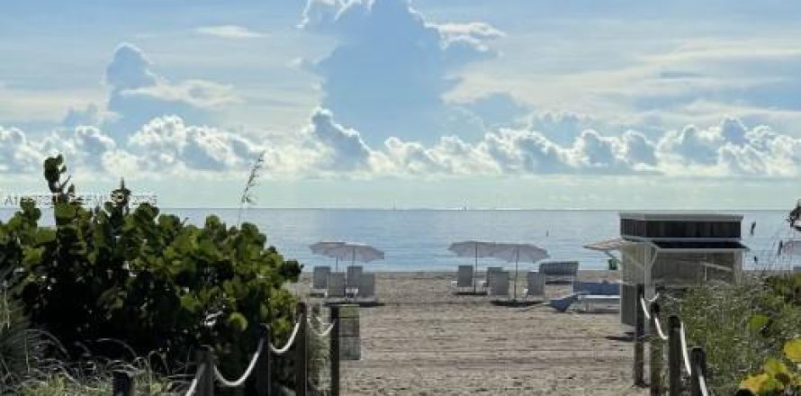 Condo in Miami Beach, Florida, 1 bedroom  № 2060890