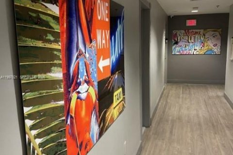 Condo in Miami Beach, Florida, 1 bedroom  № 2060890 - photo 3