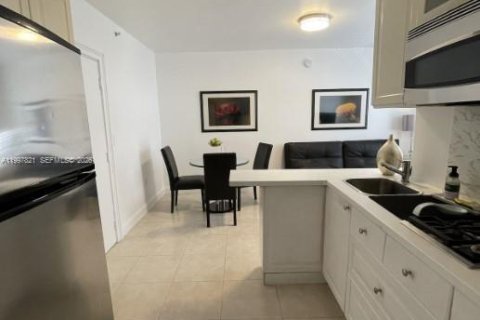 Condo in Miami Beach, Florida, 1 bedroom  № 2060890 - photo 8