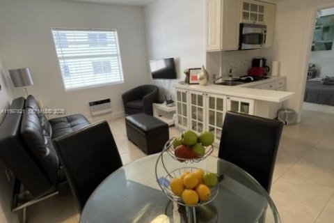 Condo in Miami Beach, Florida, 1 bedroom  № 2060890 - photo 6