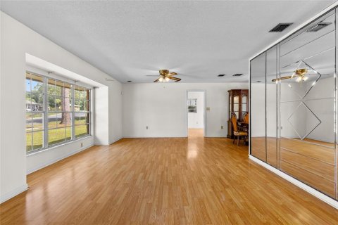 Villa ou maison à vendre à Orlando, Floride: 4 chambres, 170.2 m2 № 2149458 - photo 2