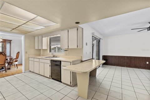 Villa ou maison à vendre à Orlando, Floride: 4 chambres, 170.2 m2 № 2149458 - photo 5