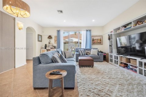 Touwnhouse à vendre à Pembroke Pines, Floride: 3 chambres, 163.88 m2 № 1995697 - photo 11