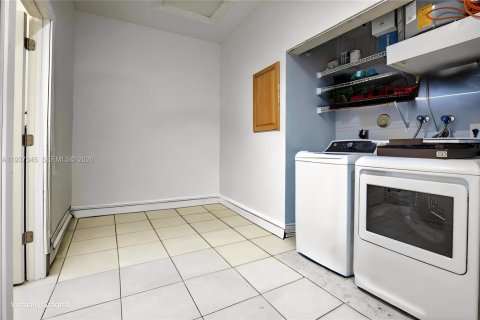 Touwnhouse à vendre à Pembroke Pines, Floride: 3 chambres, 163.88 m2 № 1995697 - photo 25