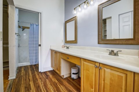 Touwnhouse à vendre à Pembroke Pines, Floride: 3 chambres, 163.88 m2 № 1995697 - photo 17
