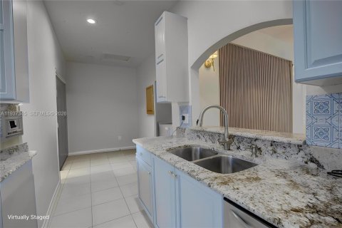 Touwnhouse à vendre à Pembroke Pines, Floride: 3 chambres, 163.88 m2 № 1995697 - photo 8