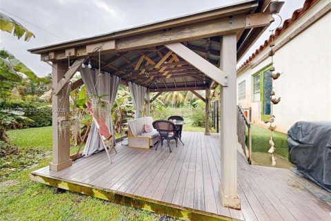 Купить виллу или дом в Холливуд, Флорида 2 спальни, 82.5м2, № 2000172 - фото 18