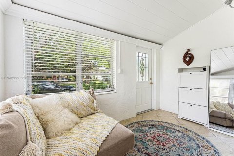 Купить виллу или дом в Холливуд, Флорида 2 спальни, 82.5м2, № 2000172 - фото 6