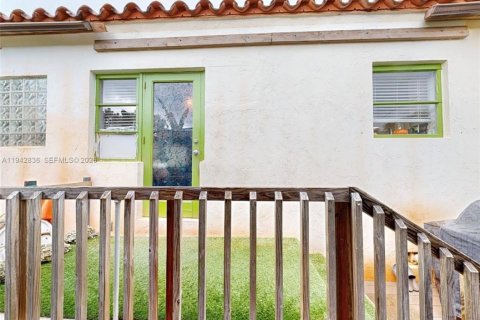 Купить виллу или дом в Холливуд, Флорида 2 спальни, 82.5м2, № 2000172 - фото 19