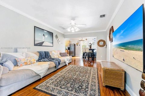 Villa ou maison à vendre à Hollywood, Floride: 2 chambres, 82.5 m2 № 2000172 - photo 2