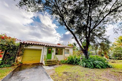 Купить виллу или дом в Холливуд, Флорида 2 спальни, 82.5м2, № 2000172 - фото 12