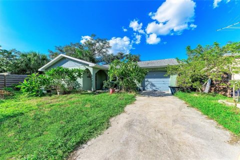 Villa ou maison à vendre à Sarasota, Floride: 3 chambres, 138.05 m2 № 2433102 - photo 4