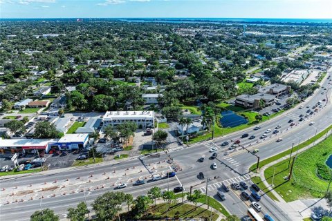 Villa ou maison à vendre à Sarasota, Floride: 3 chambres, 138.05 m2 № 2433102 - photo 9