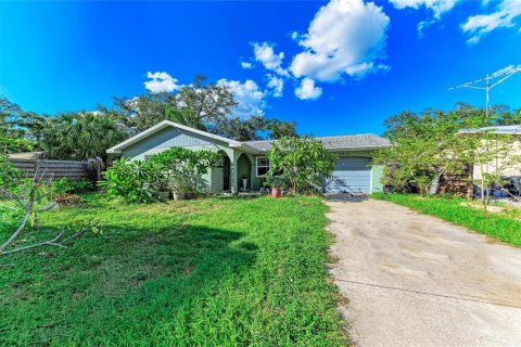Villa ou maison à vendre à Sarasota, Floride: 3 chambres, 138.05 m2 № 2433102 - photo 2