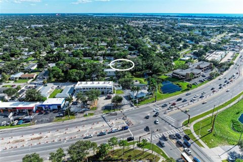 Villa ou maison à vendre à Sarasota, Floride: 3 chambres, 138.05 m2 № 2433102 - photo 8