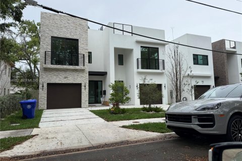 Купить коммерческую недвижимость в Майами, Флорида 206.61м2, № 2046807 - фото 7