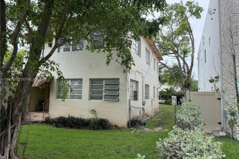 Купить коммерческую недвижимость в Майами, Флорида 206.61м2, № 2046807 - фото 2