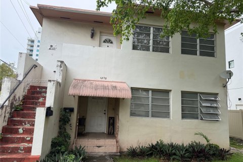 Коммерческая недвижимость в Майами, Флорида 206.61м2 № 2046807