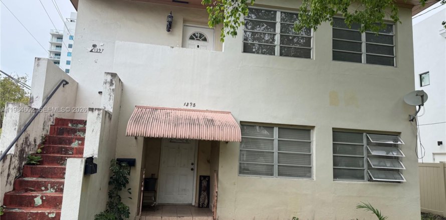 Коммерческая недвижимость в Майами, Флорида 206.61м2 № 2046807