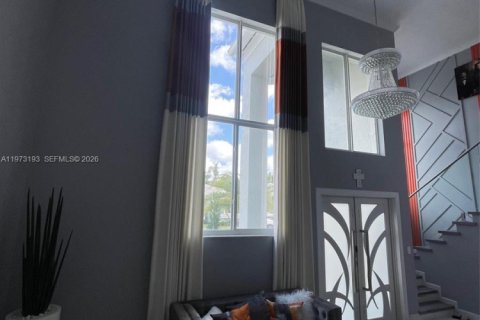 Villa ou maison à vendre à Pembroke Pines, Floride: 3 chambres, 179.77 m2 № 2035959 - photo 4