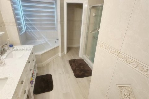 Villa ou maison à vendre à Pembroke Pines, Floride: 3 chambres, 179.77 m2 № 2035959 - photo 16