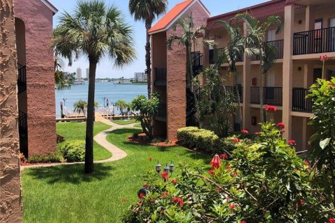 Condo in Saint Pete Beach, Florida, 1 bedroom  № 1654005 - photo 2
