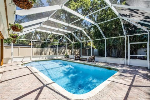 House in Orlando, Florida 4 bedrooms, 304.91 sq.m. № 1642901 - photo 14