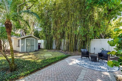 House in Orlando, Florida 4 bedrooms, 304.91 sq.m. № 1642901 - photo 17