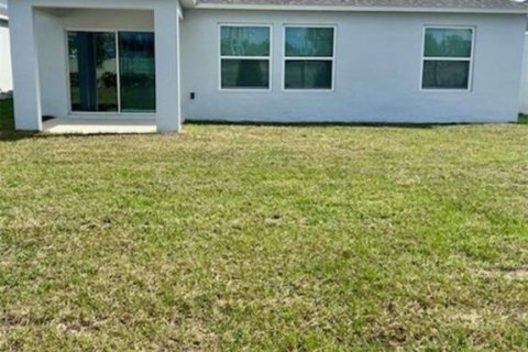 House in Leesburg, Florida 4 bedrooms, 151.43 sq.m. № 1735386 - photo 2