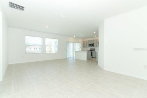 House in Leesburg, Florida 4 bedrooms, 151.43 sq.m. № 1735386 - photo 9
