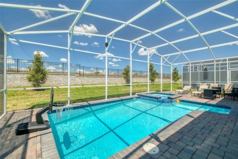 Casa en venta en Davenport, Florida, 8 dormitorios, 405.98 m2 № 2094570 - foto 2