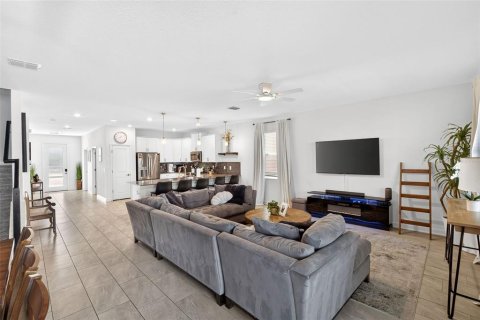 Casa en venta en Davenport, Florida, 8 dormitorios, 405.98 m2 № 2094570 - foto 6