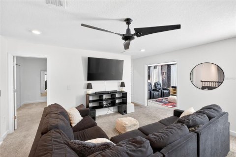 Casa en venta en Davenport, Florida, 8 dormitorios, 405.98 m2 № 2094570 - foto 18