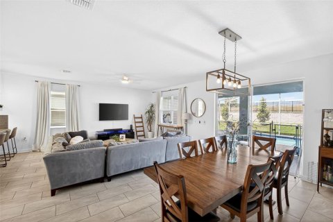 Casa en venta en Davenport, Florida, 8 dormitorios, 405.98 m2 № 2094570 - foto 8