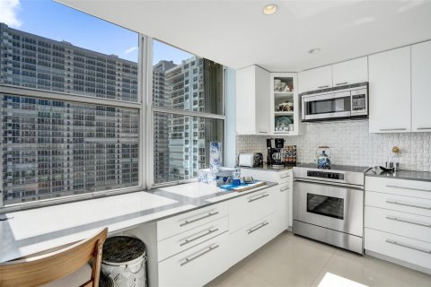 Condo in Fort Lauderdale, Florida, 2 bedrooms  № 2271822 - photo 13